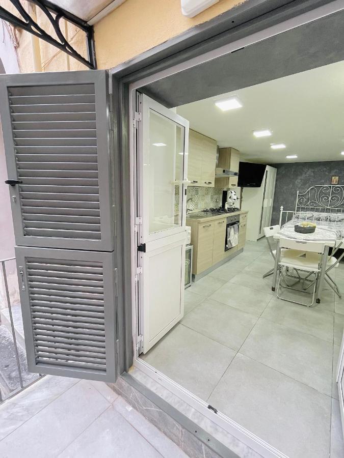 O'Vascetiello Apartment Napoli Bagian luar foto