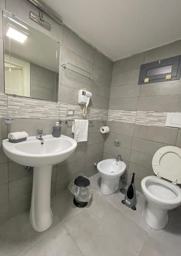 O'Vascetiello Apartment Napoli Bagian luar foto