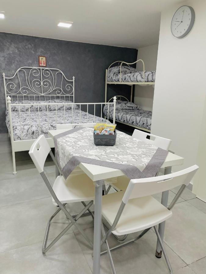 O'Vascetiello Apartment Napoli Bagian luar foto